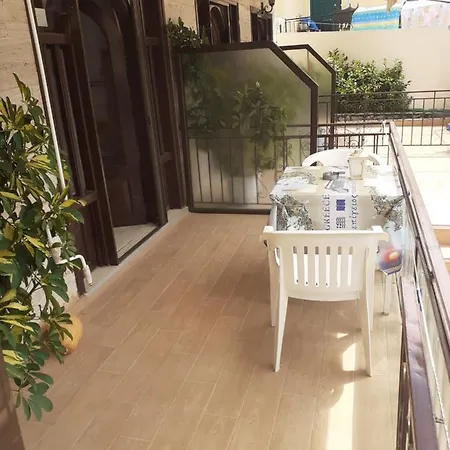 Aparthotel Holidays 3*
