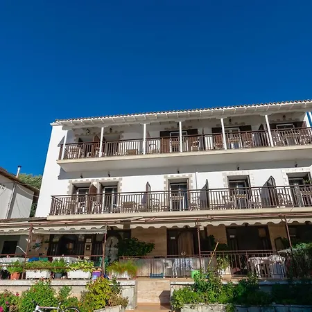 Holidays 3* Василики